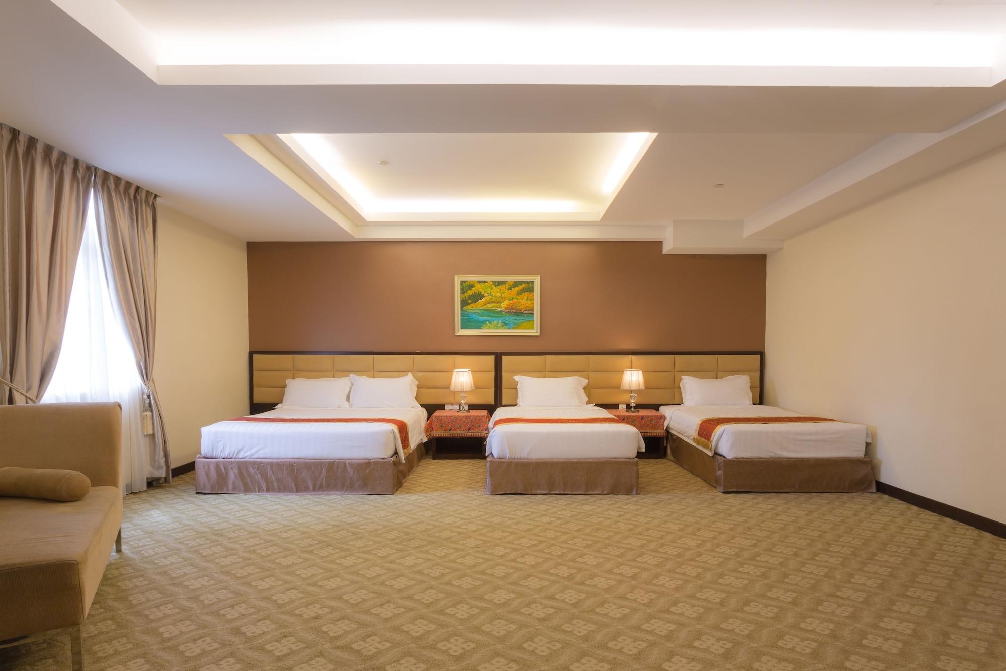 Hallmark Crown Malacca