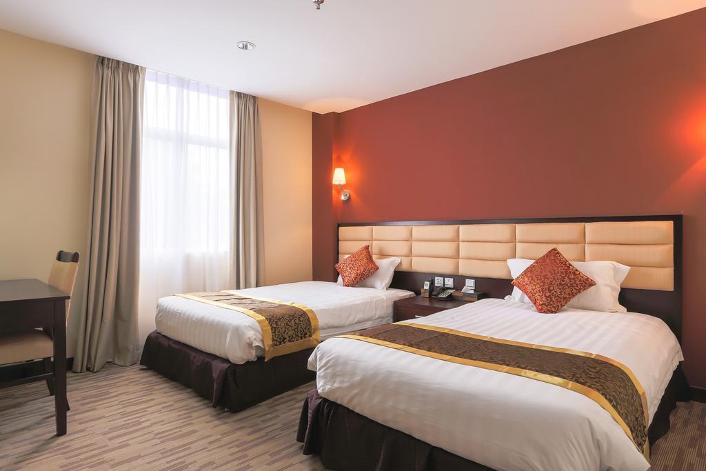 Hallmark Crown 4* Malacca