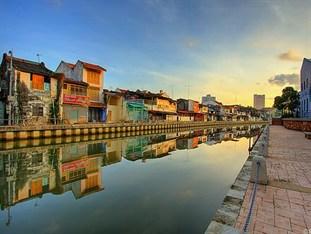 Hallmark Crown Malacca