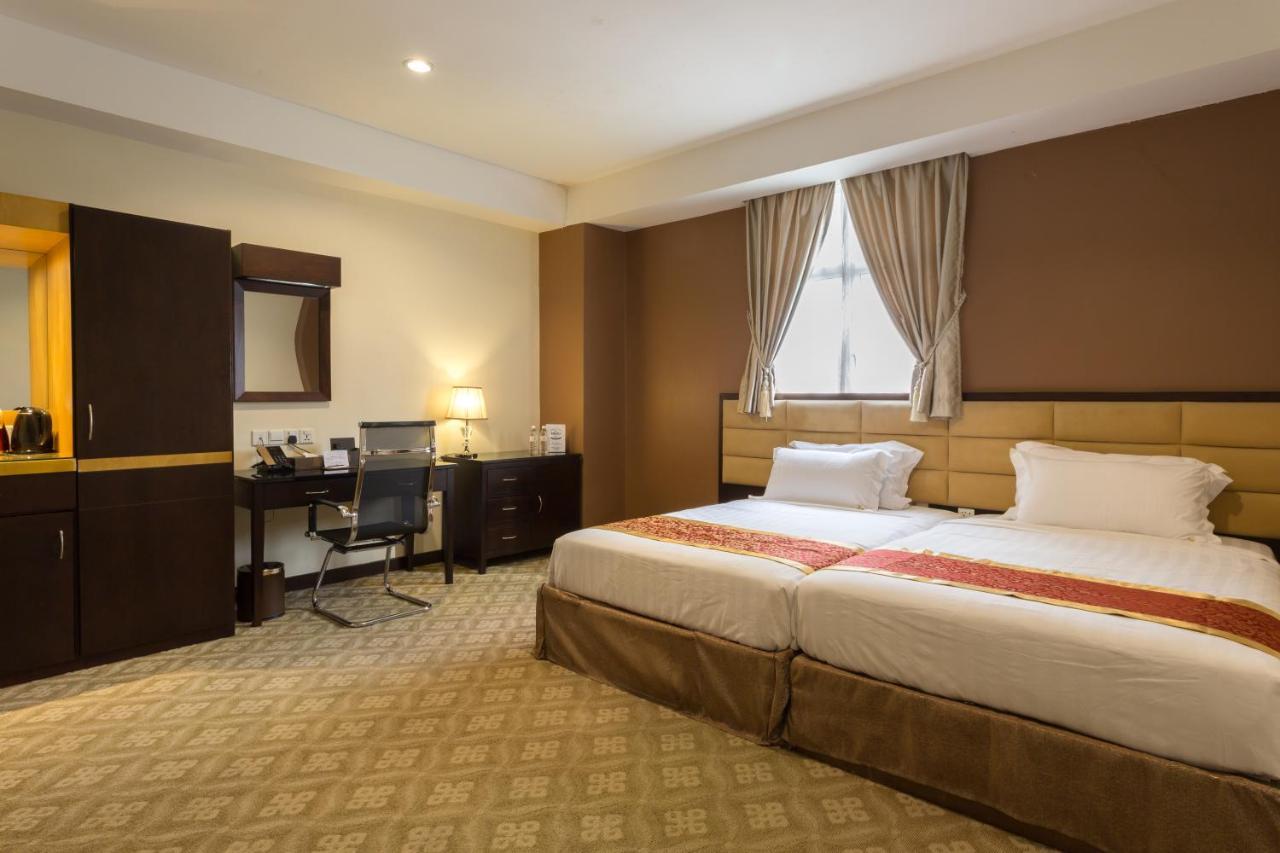 Hallmark Crown 4*